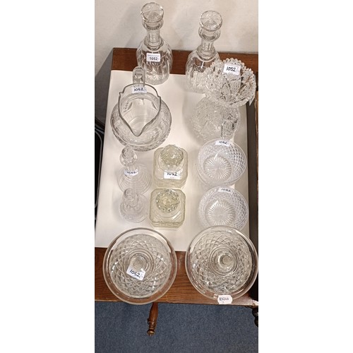 1052 - A pair of cut glass jars and covers, and other glass (16)