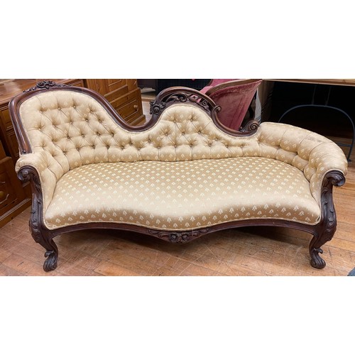 1371 - A Victorian mahogany framed button back settee