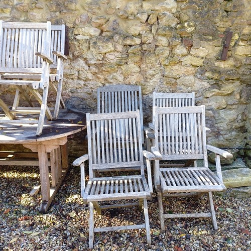 1432 - A garden teak extending table, and a set of ten folding chairs (11)