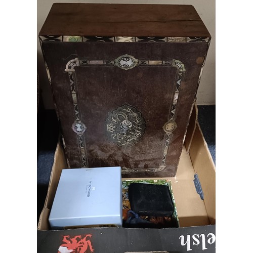 1140 - A lacquered jewellery box, a writing slope and assorted costume jewellery (box)