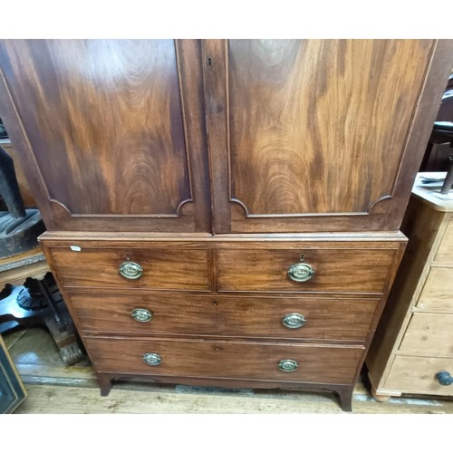 1341 - A 19th century mahogany linen press, 122 cm wide