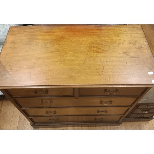 1360 - A mahogany chest, having two short and three long drawers, 104 cm wide