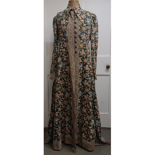 21 - A vintage embroidered ladies coat, decorated flowers Provenance:  A single owner collectio... 