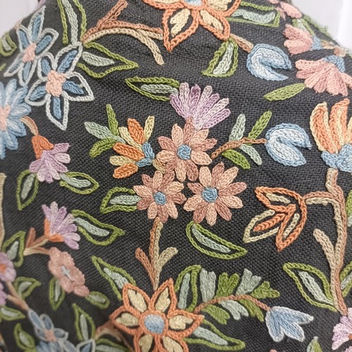 21 - A vintage embroidered ladies coat, decorated flowers Provenance:  A single owner collectio... 