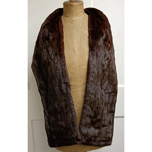 116 - A fur jacket, stole and coat (3)