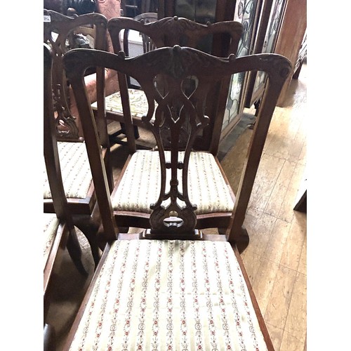 846 - A set of four Chippendale style mahogany dining chairs (4)