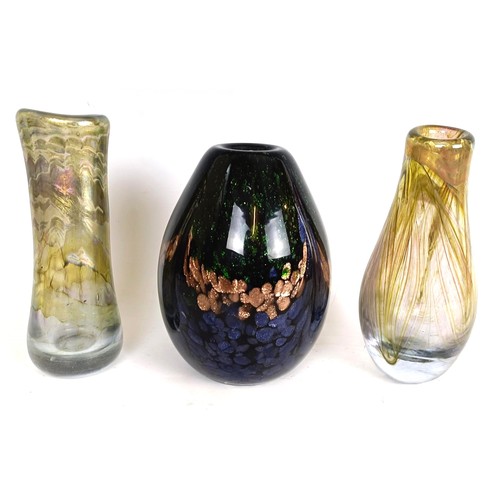 401 - An Isle of Wight style glass vase, 16 cm high, another 18 cm high, and another, 19 cm high (3)