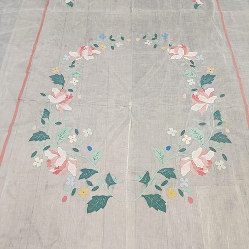 141 - An Art Deco table cloth, decorated flowers, and its pair (2)