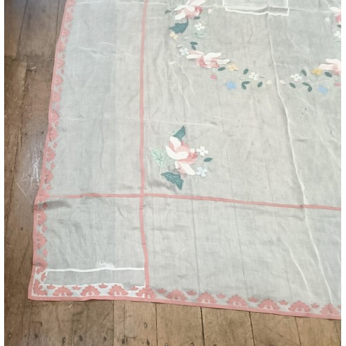 141 - An Art Deco table cloth, decorated flowers, and its pair (2)