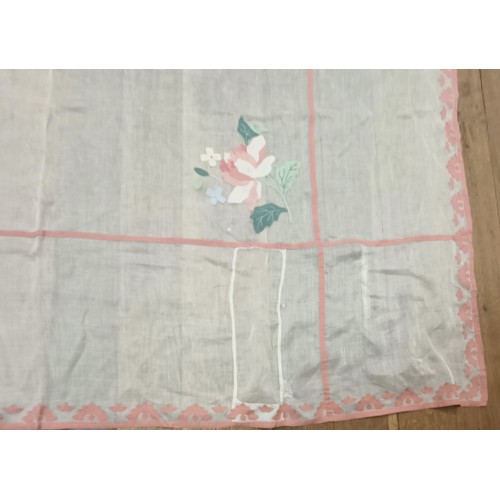 141 - An Art Deco table cloth, decorated flowers, and its pair (2)