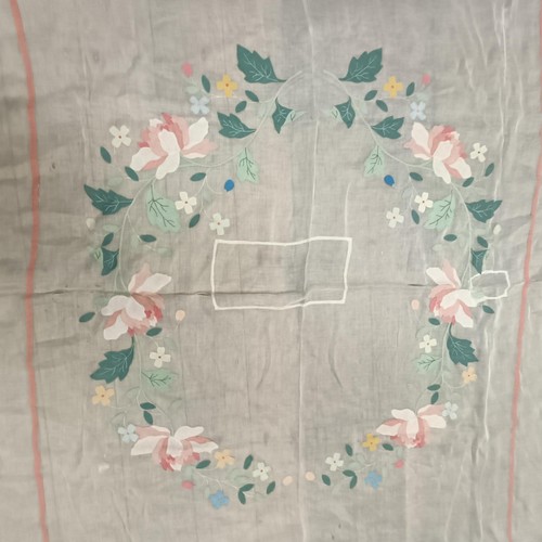 141 - An Art Deco table cloth, decorated flowers, and its pair (2)