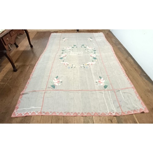 141 - An Art Deco table cloth, decorated flowers, and its pair (2)