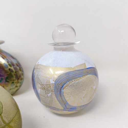 405 - An Isle of Wight perfume bottle and other Art glass (qty)