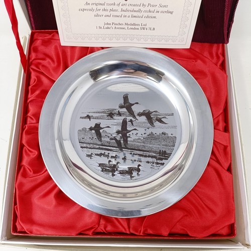 442 - A Sir Peter Scott silver collectors Christmas plate, London 1973, 6.1 ozt, boxed with a certificateP... 