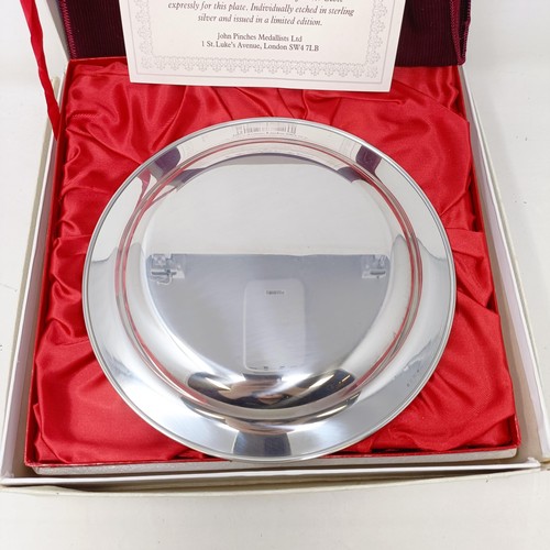 442 - A Sir Peter Scott silver collectors Christmas plate, London 1973, 6.1 ozt, boxed with a certificateP... 