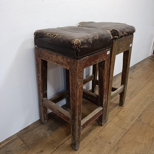 739 - A pair of bar stools (2)