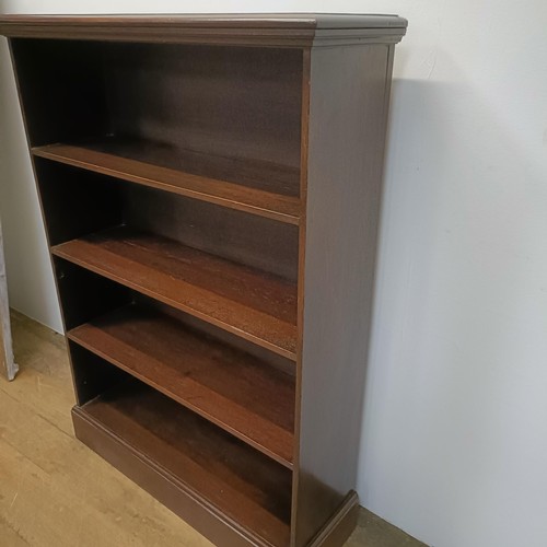 763 - An oak open bookcase, 80 cm wide