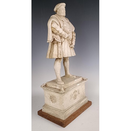 622 - A plaster figure of Henry VIII, 57 cm high