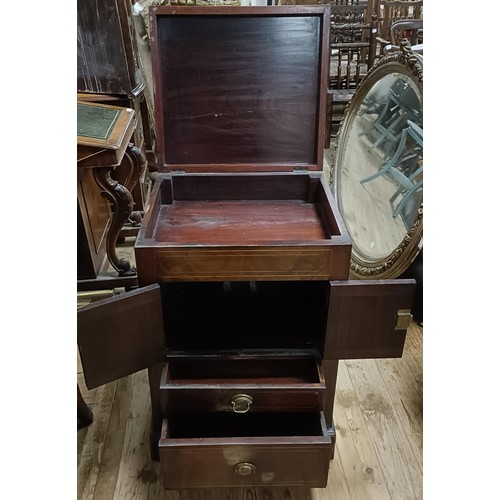 723 - A mahogany bedside cabinet, converted from a commode, 53 cm