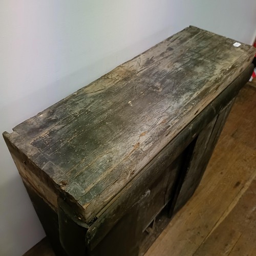 780 - An 18th century collectors cabinet top, in need of restoration, 90 x 85 cm