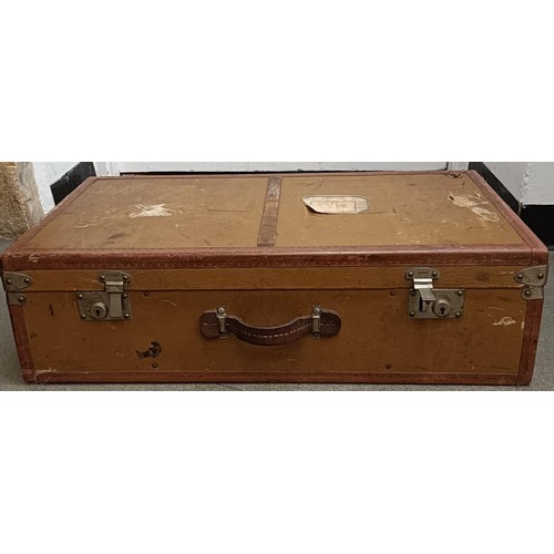 147 - A vintage suitcase, 74 cm wide