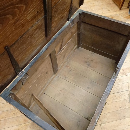 830 - An oak mule chest, with a geometric moulded front, 96 cm wide