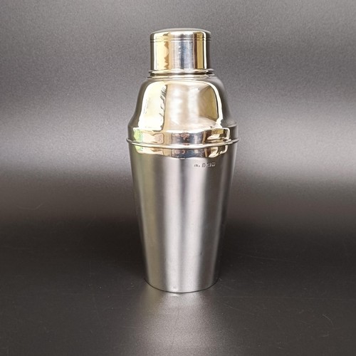 8 - A George V silver cocktail shaker, Birmingham 1922, 8.2 ozt, 20 cm high