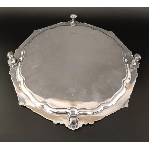 17 - A late Victorian silver salver, Sheffield 1899, 36.6 ozt, 33.5 cm diameter