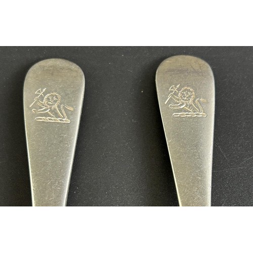 62 - A set of five George VI silver Old English pattern dessertspoons, Sheffield 1946 (5)...