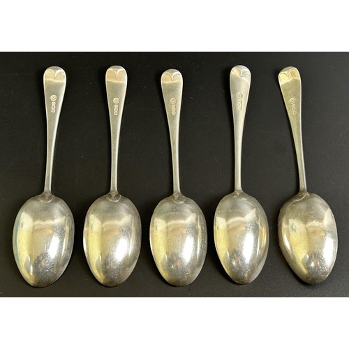 62 - A set of five George VI silver Old English pattern dessertspoons, Sheffield 1946 (5)