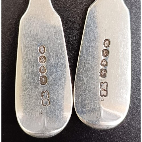 66 - A set of six William IV fiddle pattern dessertspoons, London 1836, 10.1 ozt (6)