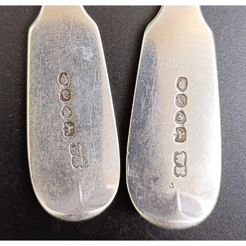 66 - A set of six William IV fiddle pattern dessertspoons, London 1836, 10.1 ozt (6)