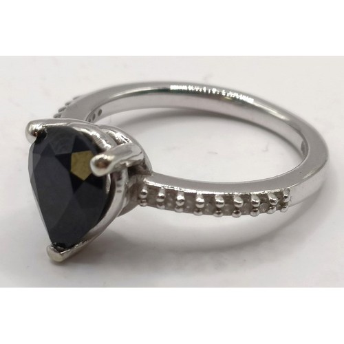 682 - A 14ct gold, diamond and sapphire ring, ring size L