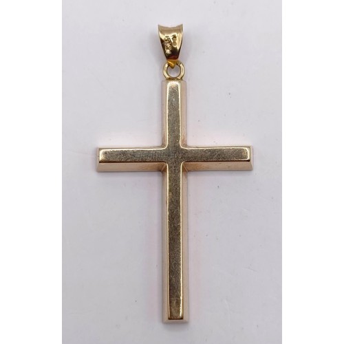 793 - A 9ct gold cross pendant, 5.1 g