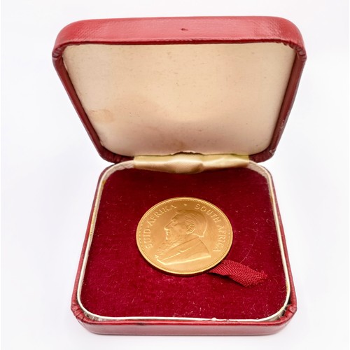 805 - A South African krugerrand, 1975, cased