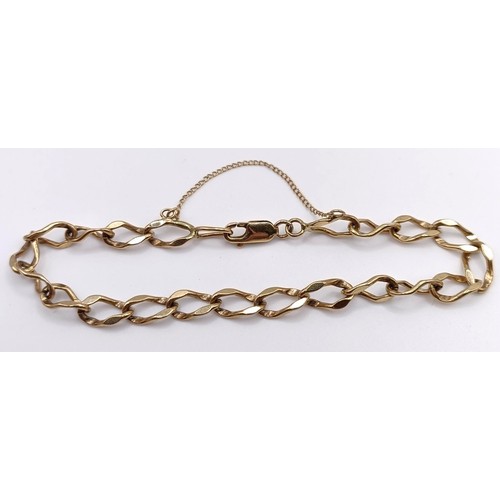 723 - A 9ct gold bracelet, 7.7 g