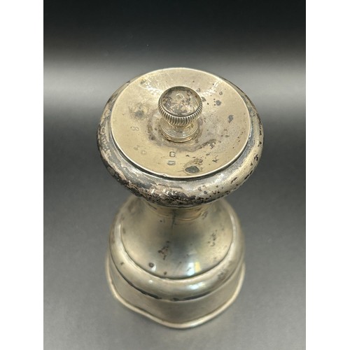 107 - A George V silver pepper grinder, Birmingham 1907, 3.8 ozt (all in), 8 cm high