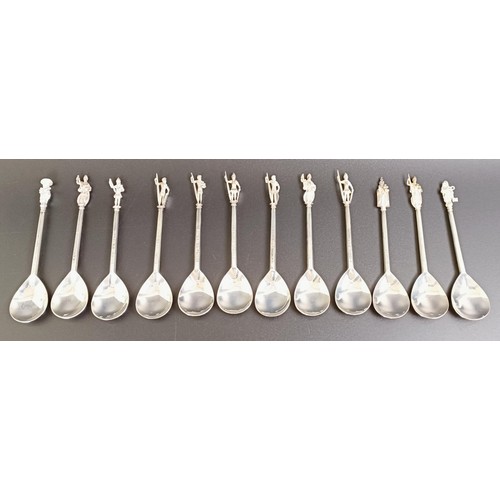 108 - A set of twelve Elizabeth II commemorative spoons, The Tichborne Celebrities, 8.2 ozt, cased, with p... 