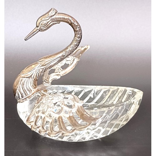 114 - A cut glass and Continental silver swan, 15 cm wide