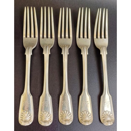 142 - A set of five Victorian silver fiddle, thread and shell pattern dessert forks, London 1863, 8.9 ozt