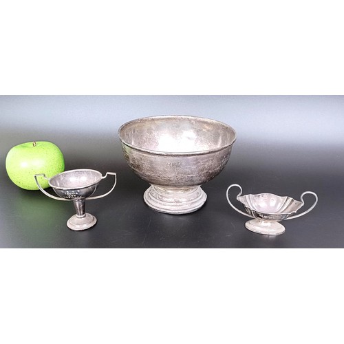 186 - A George V silver sugar bowl, a mustard pot, 7.3 ozt, and a silver plated cup (3)