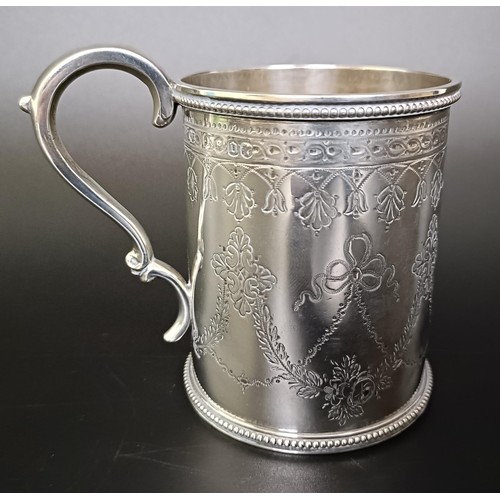 342 - A Victorian silver mug, London 1889, 4.2 ozt, 8.5 cm high