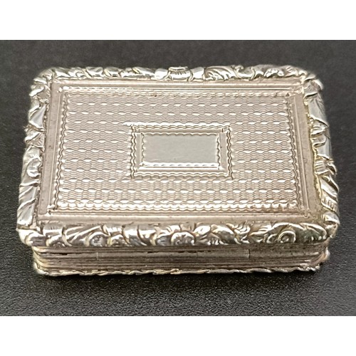 224 - A George IV silver vinaigrette, London 1826, 3.5 cm wide