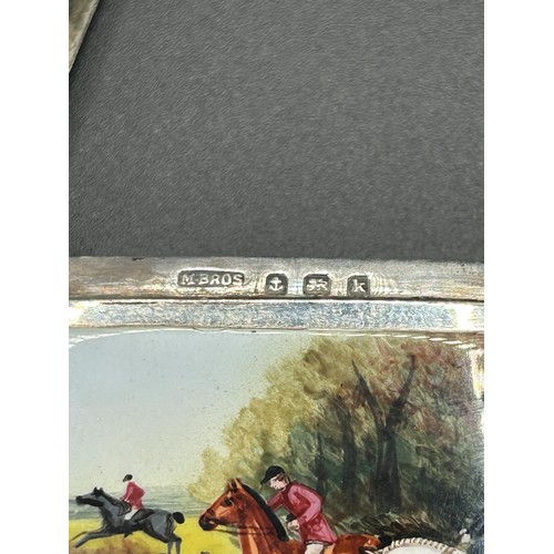 231 - An Edward VII silver vesta case, enamelled horses, Birmingham 1907, 35.0 g (all in), 4.5 cm high