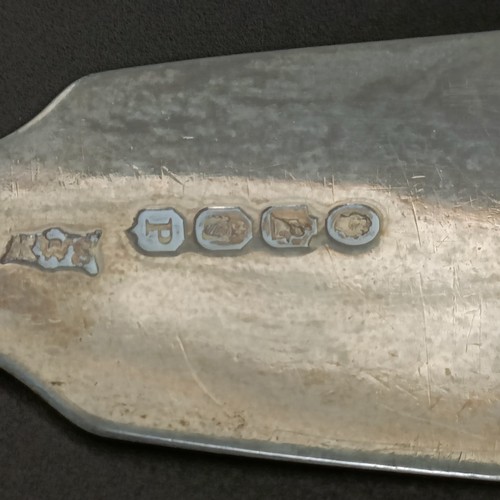 233 - A Victorian Irish fish slice, Dublin 1885, 6.1 ozt