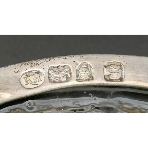 360 - A George III silver pierced table salt, crested, London 1773, 3.4 ozt, 9 cm wide