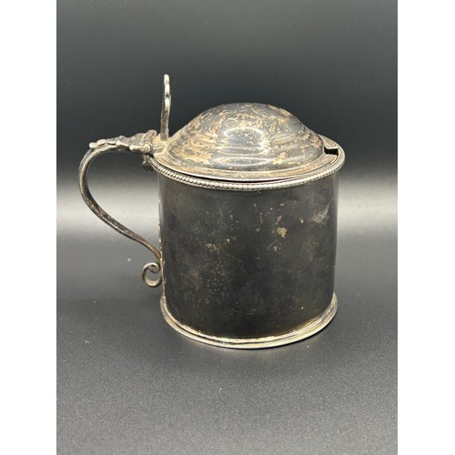 374 - A George III silver mustard pot, London 1788, 2.8 ozt, 8 cm high