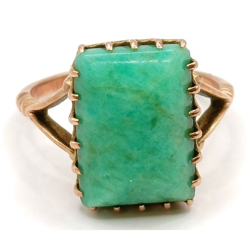 620 - A 9ct gold and green stone ring, ring size M Provenance:  Sold on behalf of Dorset Wildlife Tru... 