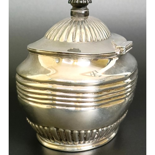 407 - A George V Scottish silver oval caddy, Edinburgh 1911, 4.4 ozt, 9.5 cm high