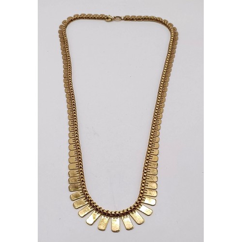 747 - A 9ct gold necklace, 17.1 g